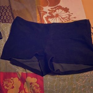 Lululemon booty shorts 8